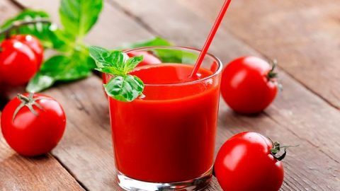 Làm nước sinh tố ép cà chua